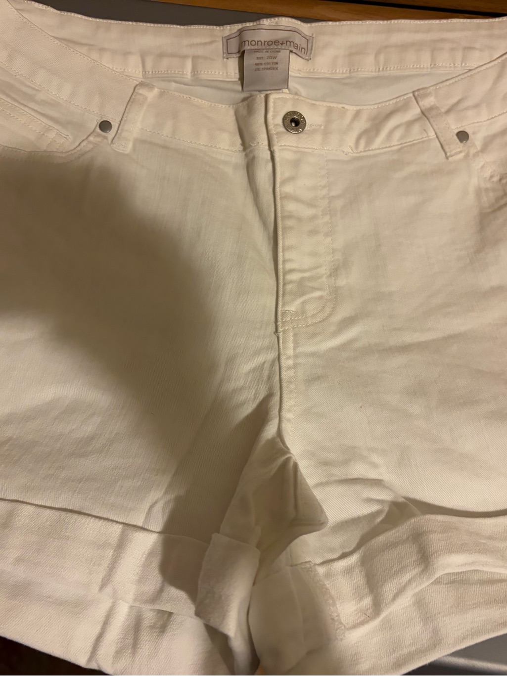 Monroe & Main White Casual Denim Shorts